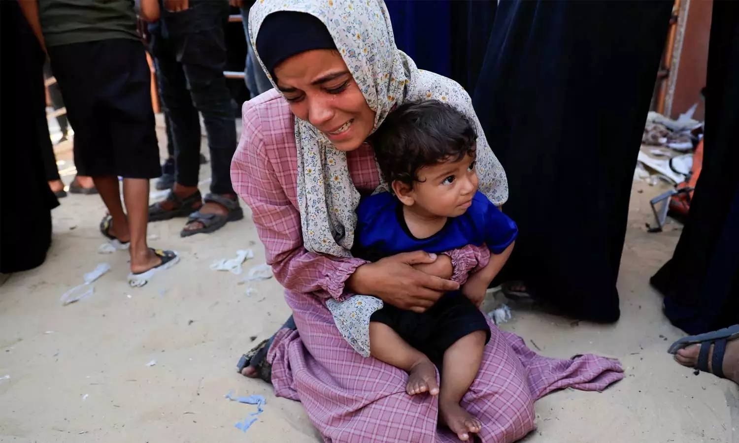 காசாவில் உணவுக்காக காத்திருந்தவர்கள் மீது இஸ்ரேல் தாக்குதல் -  74 அப்பாவி பொதுமக்கள் உயிரிழப்பு