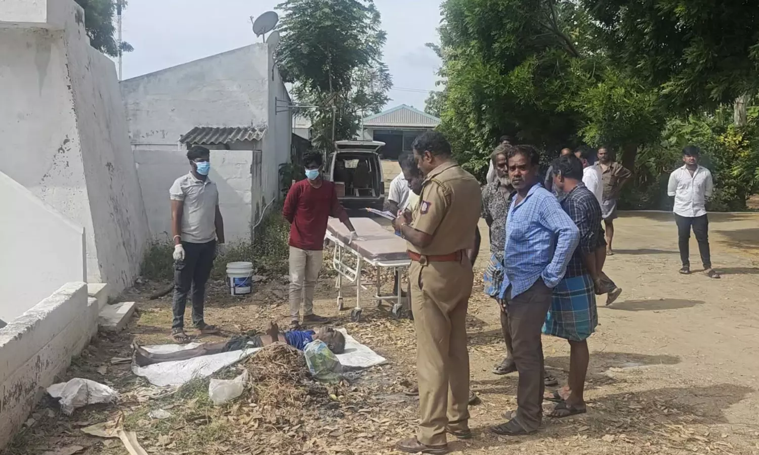 திருப்பூரில் சாயக்கழிவு நீர் தொட்டிக்குள் விழுந்து தொழிலாளி உயிரிழப்பு