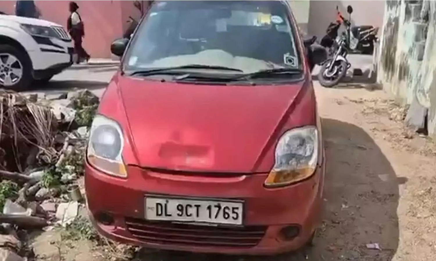 குடிமகன்களே உஷார்... ஏ.சி காருக்குள் மது அருந்திய 2 பேர் மூச்சு திணறி உயிரிழப்பு