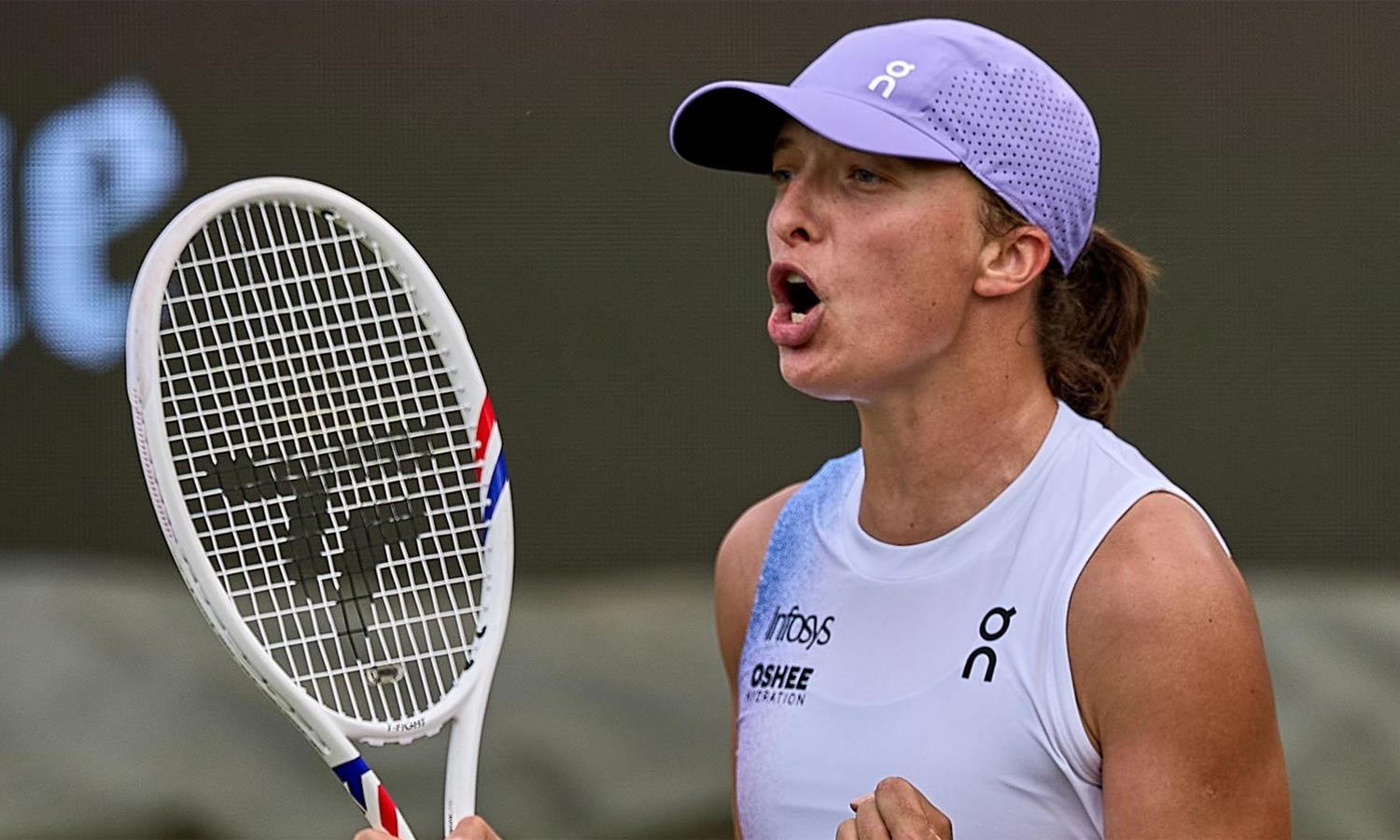 விம்பிள்டன் டென்னிஸ்: முதல் சுற்றில் ஸ்வியாடெக், சக்காரி வெற்றி