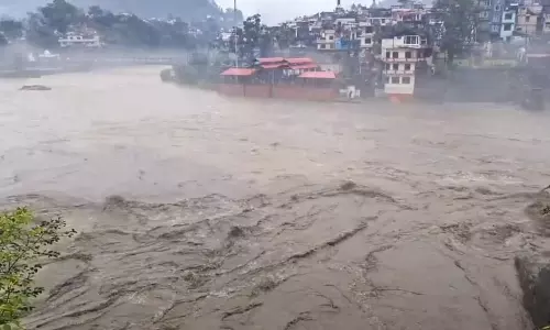 இமாச்சலப் பிரதேசத்தில் தொடர் கனமழையால் கடும் வெள்ளப்பெருக்கு - மக்கள் அவதி