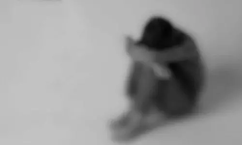 மும்பையில் 16 வயது மாணவனுக்கு பாலியல் தொல்லை கொடுத்த 40 வயது டீச்சர்..!