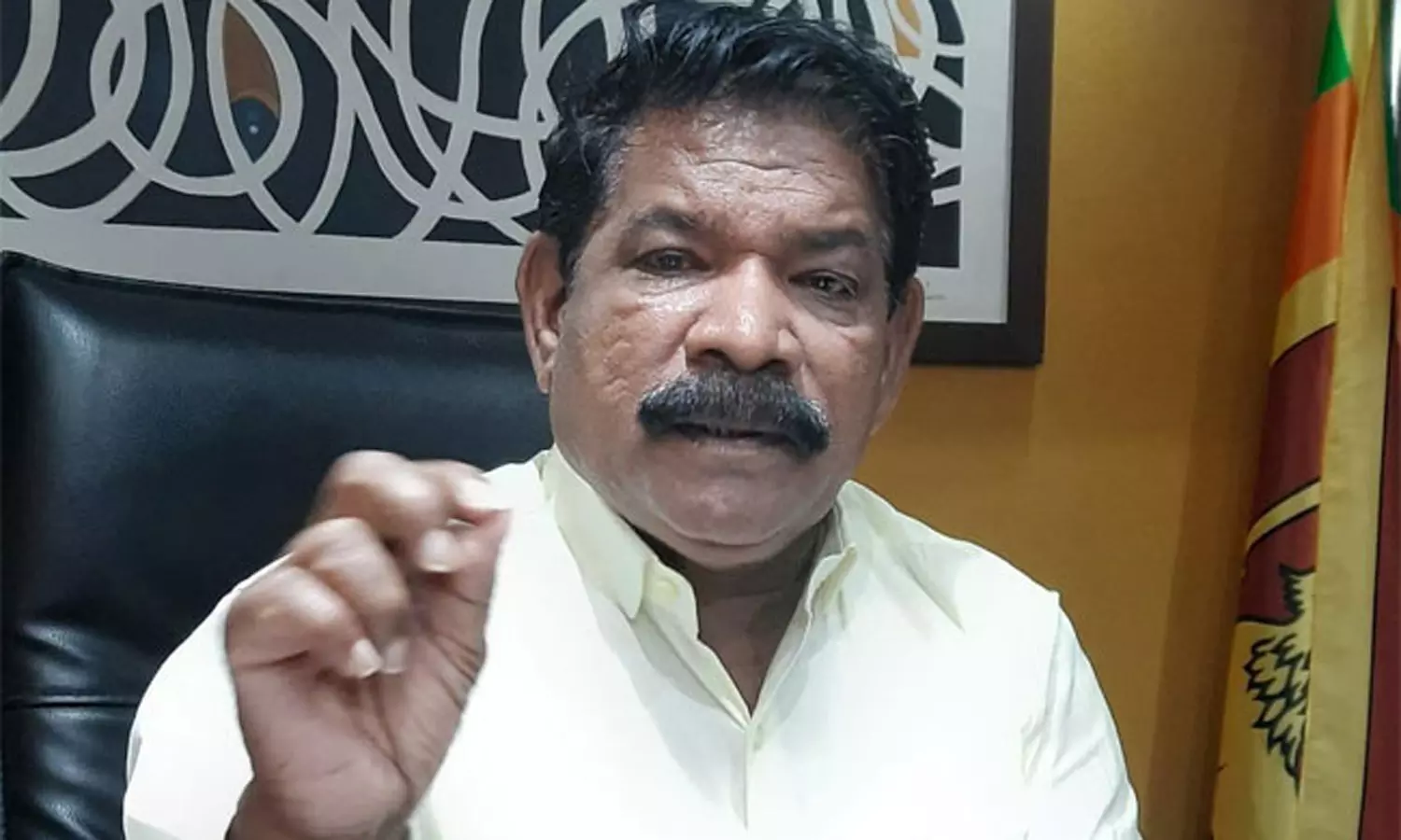 எல்லைதாண்டி மீன் பிடித்தால் கைது, படகு பறிமுதல் நடவடிக்கை தொடரும் - இலங்கை அமைச்சர்