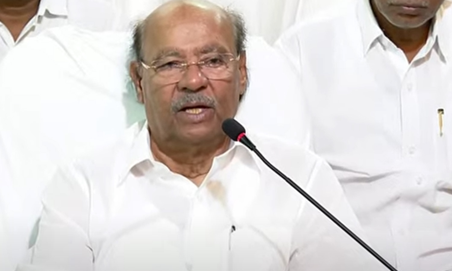 அருளை நீக்கும் அதிகாரம் அன்புமணிக்கு இல்லை- ராமதாஸ் அதிரடி அருளை நீக்கும் அதிகாரம் அன்புமணிக்கு இல்லை- ராமதாஸ் அதிரடி
