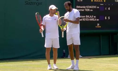 விம்பிள்டன்: ஆண்கள் இரட்டை பிரிவு ஆட்டத்தில் இந்தியாவின் பாலாஜி ஜோடி 2-வது சுற்றுக்கு முன்னேற்றம்