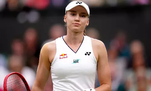 விம்பிள்டன் டென்னிஸ்: 3வது சுற்றுக்கு முன்னேறினார் ரிபாகினா