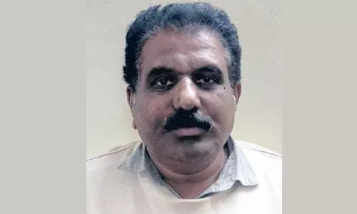 21 பள்ளி மாணவிகளுக்கு பாலியல் தொல்லை - அரசு பள்ளி ஆசிரியர் கைது