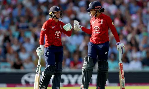 3வது டி20 போட்டி: 5 ரன் வித்தியாசத்தில் இங்கிலாந்து திரில் வெற்றி