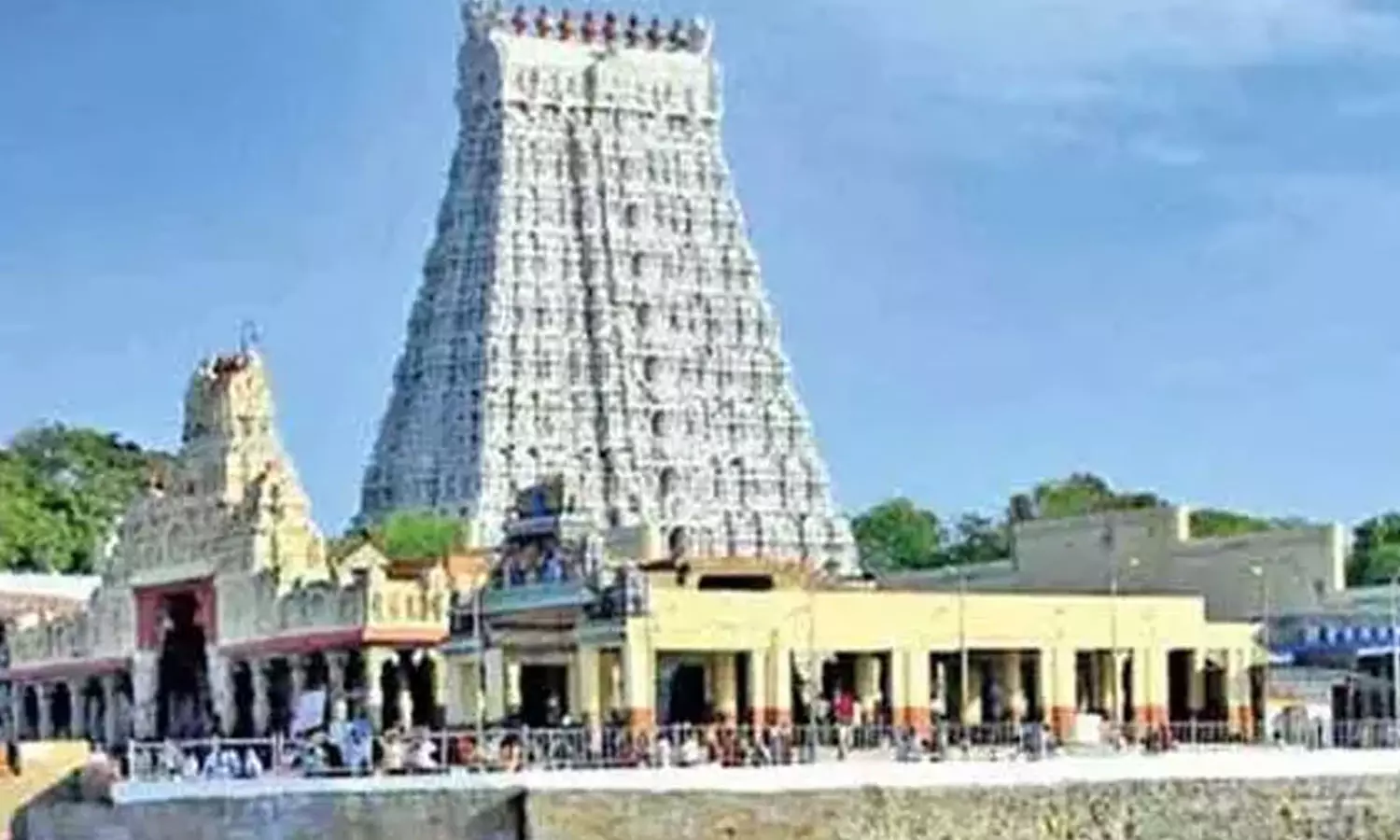 திருச்செந்தூரில் நாளை மகா கும்பாபிஷேக விழா- பாதுகாப்பு பணியில் 6 ஆயிரம் போலீசார் திருச்செந்தூரில் நாளை மகா கும்பாபிஷேக விழா- பாதுகாப்பு பணியில் 6 ஆயிரம் போலீசார்