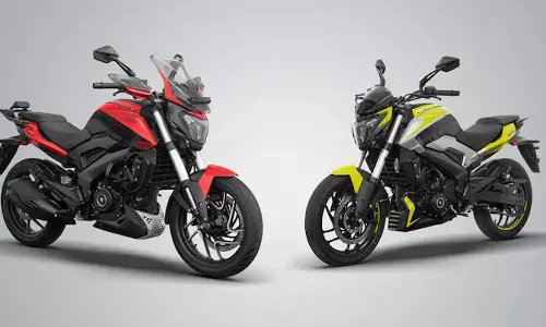 டாமினர் சீரிசை அப்டேட் செய்த பஜாஜ் - புதிய விலை மற்றும் முழு விவரங்கள்