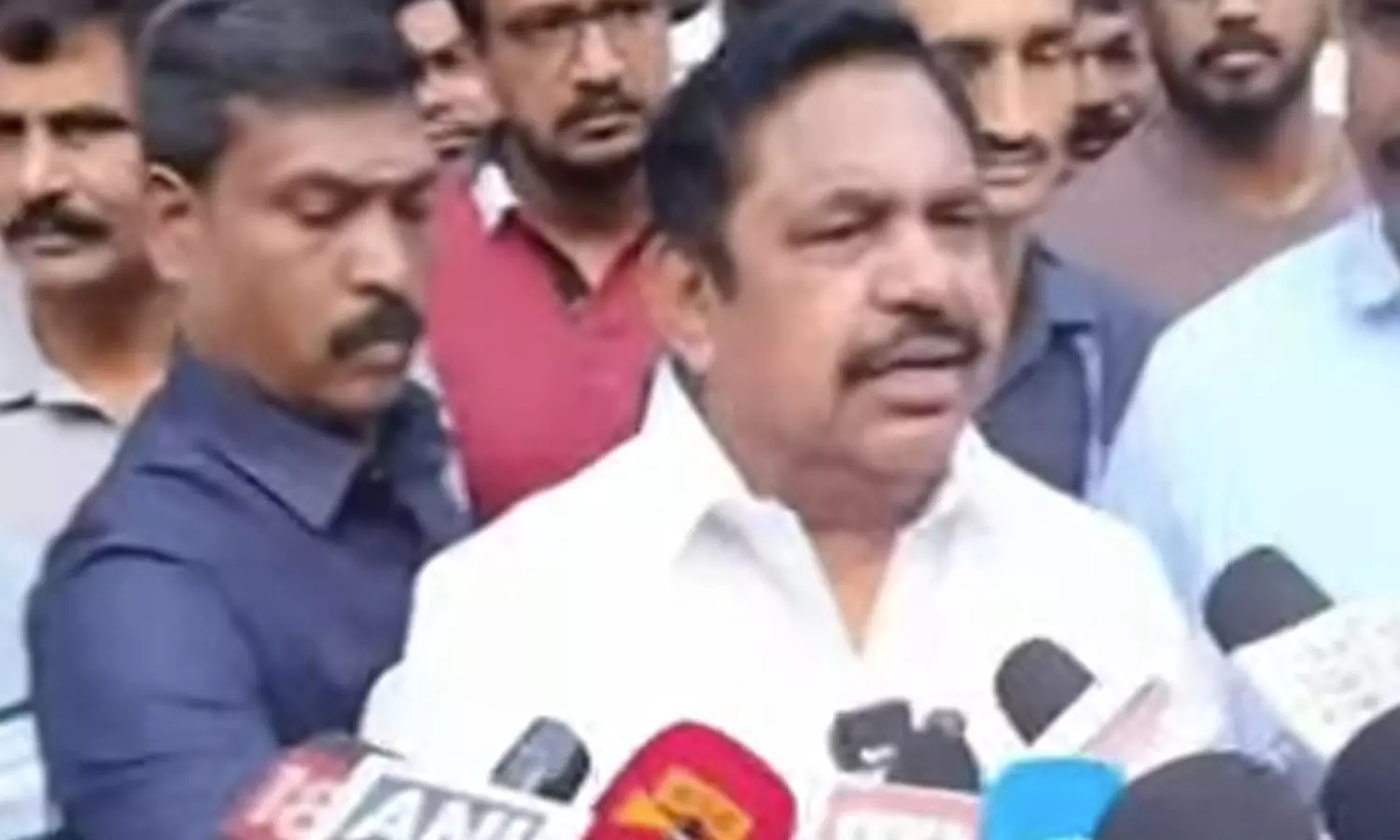 பொய் வாக்குறுதிகளை கொடுத்து ஆட்சிக்கு வந்தது தி.மு.க. - எடப்பாடி பழனிசாமி கடும் தாக்கு பொய் வாக்குறுதிகளை கொடுத்து ஆட்சிக்கு வந்தது தி.மு.க. - எடப்பாடி பழனிசாமி கடும் தாக்கு