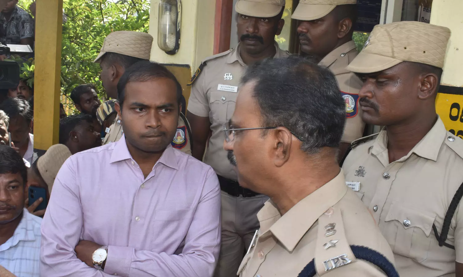 பள்ளி வேன் மீது ரெயில் மோதிய விபத்து - பலி எண்ணிக்கை 3 ஆக உயர்வு