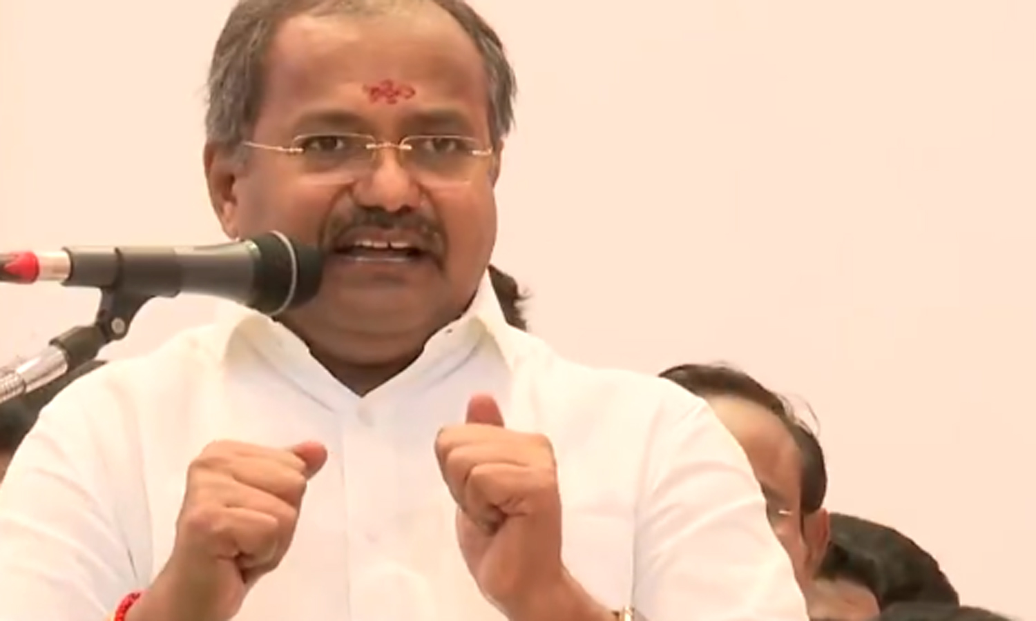 அய்யாவுக்காக என் உயிரையும் தருவேன் - உணர்ச்சிவசப்பட்ட அருள் எம்.எல்.ஏ. அய்யாவுக்காக என் உயிரையும் தருவேன் - உணர்ச்சிவசப்பட்ட அருள் எம்.எல்.ஏ.