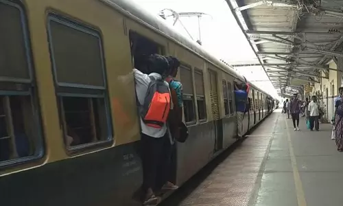 சென்டிரல்-கும்மிடிப்பூண்டி உள்பட 24 மின்சார ரெயில்கள் ரத்து