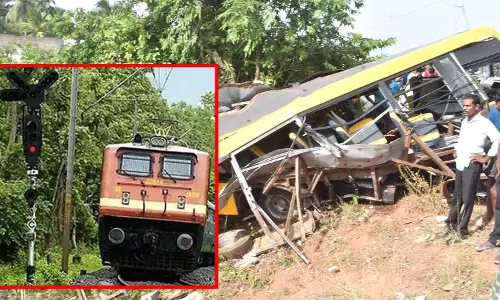 தமிழ் தெரியாத கேட் கீப்பர்: NO இண்டர் லாக்கிங் சிஸ்டம் - பாதுகாப்பு குறைபாட்டில் இயங்கும் ரெயில்வே