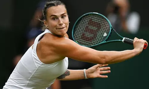 விம்பிள்டன் டென்னிஸ்: நம்பர் 1 வீராங்கனை அரையிறுதிக்கு முன்னேற்றம்