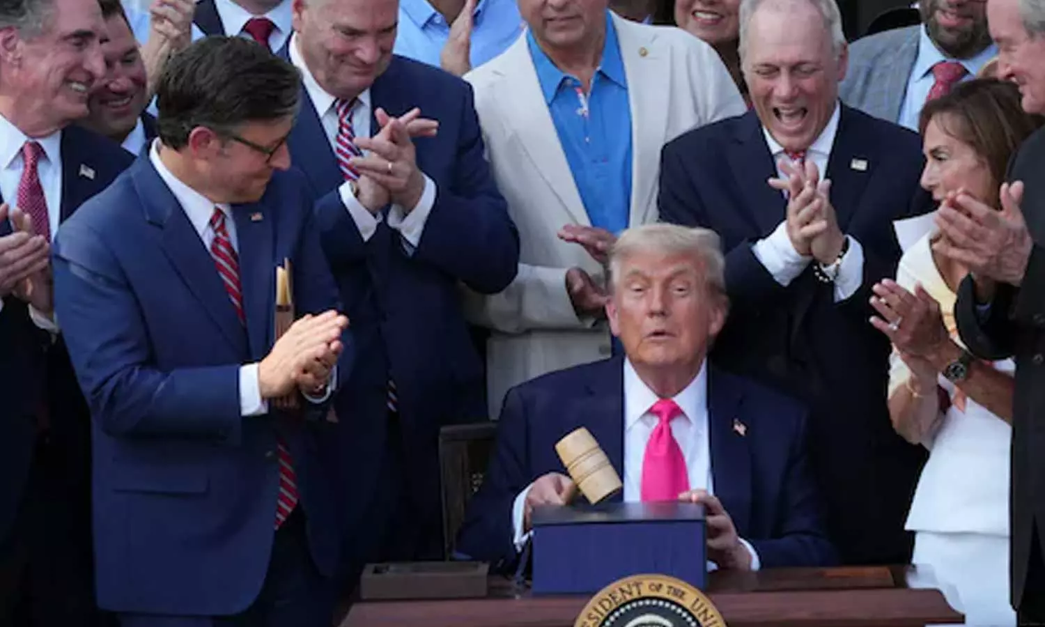 இந்தியா உட்பட பிரிக்ஸ் நாடுகளுக்கு விரைவில் 10% வரி விதிக்கப்படும் - டிரம்ப் மீண்டும் எச்சரிக்கை