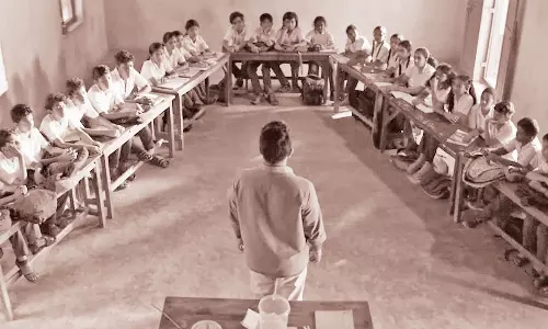 கேரள பள்ளிக்கூடங்களில் இனி கடைசி பெஞ்ச் கிடையாது- மாற்றத்தை ஏற்படுத்திய சினிமா படம்
