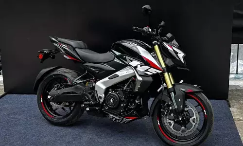 வேற லெவல் அப்டேட்களுடன் 2025 பஜாஜ் பல்சர் NS 400 Z அறிமுகம்