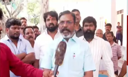 அ.தி.மு.க. தோழமை கட்சி என்பதால்தான் பா.ஜ.க. கூட்டணி குறித்து விமர்சிக்கிறோம்- திருமாவளவன்