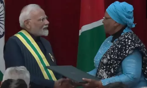 பிரதமர் மோடிக்கு நமீபியா நாட்டின் உயரிய விருது வழங்கி கவுரவிப்பு