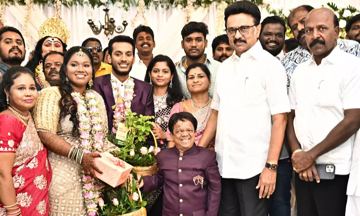 கிங்காங் மகளின் திருமணம் : மணமக்களை வாழ்த்திய முதலமைச்சர் / MK Stalin  attend Actor King Kong's daughter's wedding reception