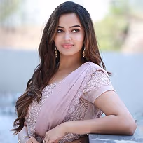 பூஜிதா பொன்னாடா பூஜிதா பொன்னாடா