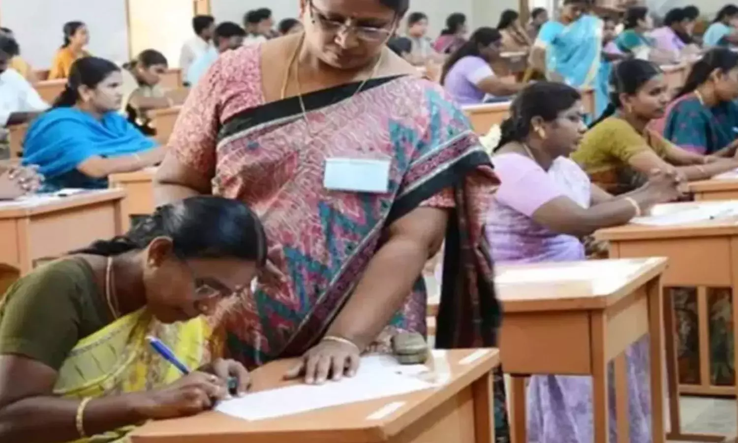 முதுநிலை ஆசிரியர் தேர்வு தள்ளிவைப்பு முதுநிலை ஆசிரியர் தேர்வு தள்ளிவைப்பு