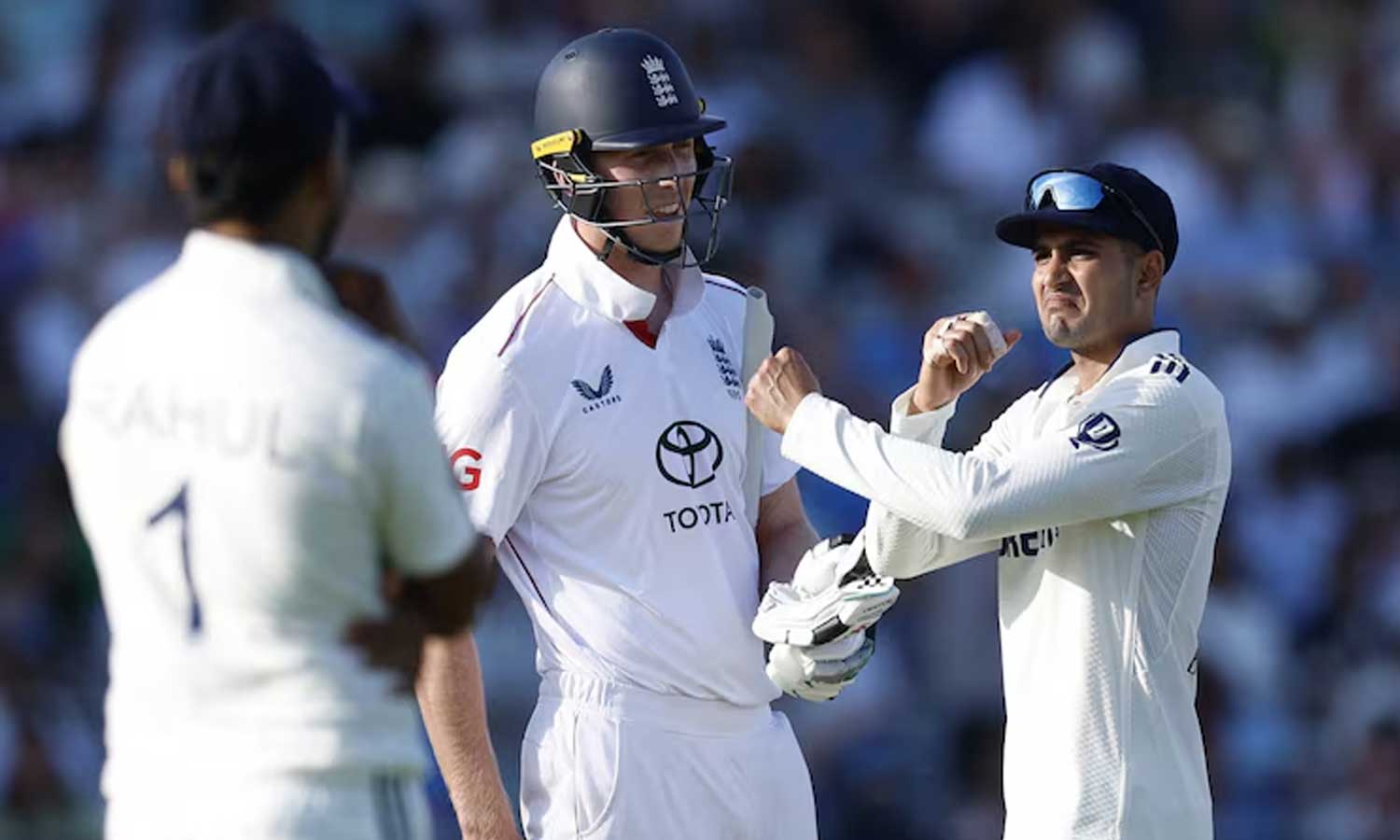 VIDEO: இங்கிலாந்து வீரர் கிராலியிடம் சீறிய சுப்மன் கில் - சமாதானப்படுத்திய டக்கெட்