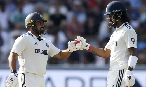 கே.எல்.ராகுல் நிதான ஆட்டம்: இறுதி நாளில் இந்தியா வெற்றி பெற 135 ரன்கள் தேவை