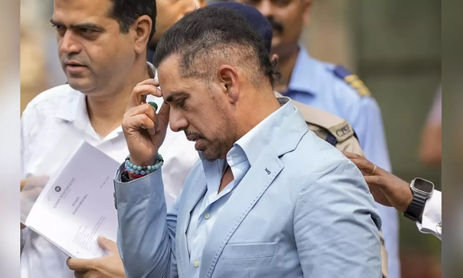 சட்டவிரோத பண பரிவர்த்தனை வழக்கு- அமலாக்கத்துறை முன்பு ராபர்ட் வதேரா ஆஜர்