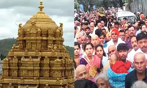 திருப்பதியில் கட்டுக்கடங்காத கூட்டம்- 5 கி.மீ. தூரம் வரிசையில் காத்திருந்து பக்தர்கள் தரிசனம்