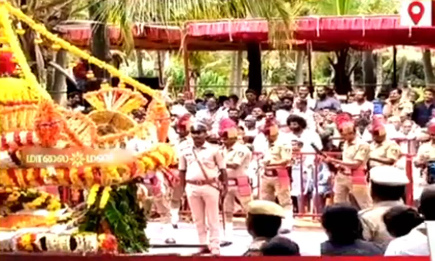 பழம்பெரும் நடிகை சரோஜாதேவியின் உடல் அரசு மரியாதையுடன் நல்லடக்கம்