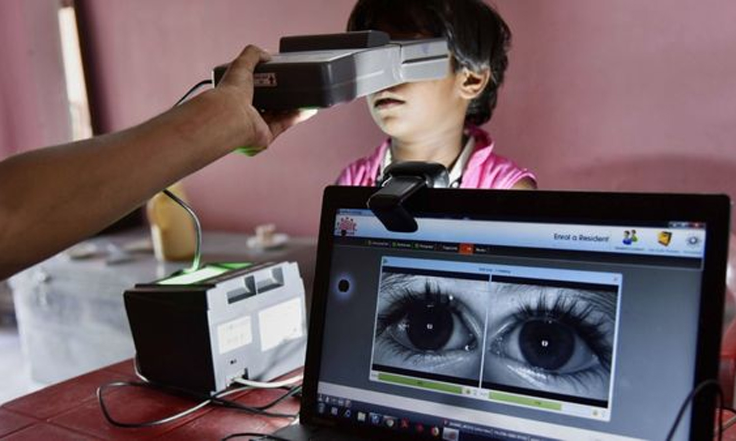 7 வயதுக்கு மேற்பட்ட குழந்தைகளின் ஆதாரை புதுப்பிக்க ஆதார் ஆணையம் உத்தரவு