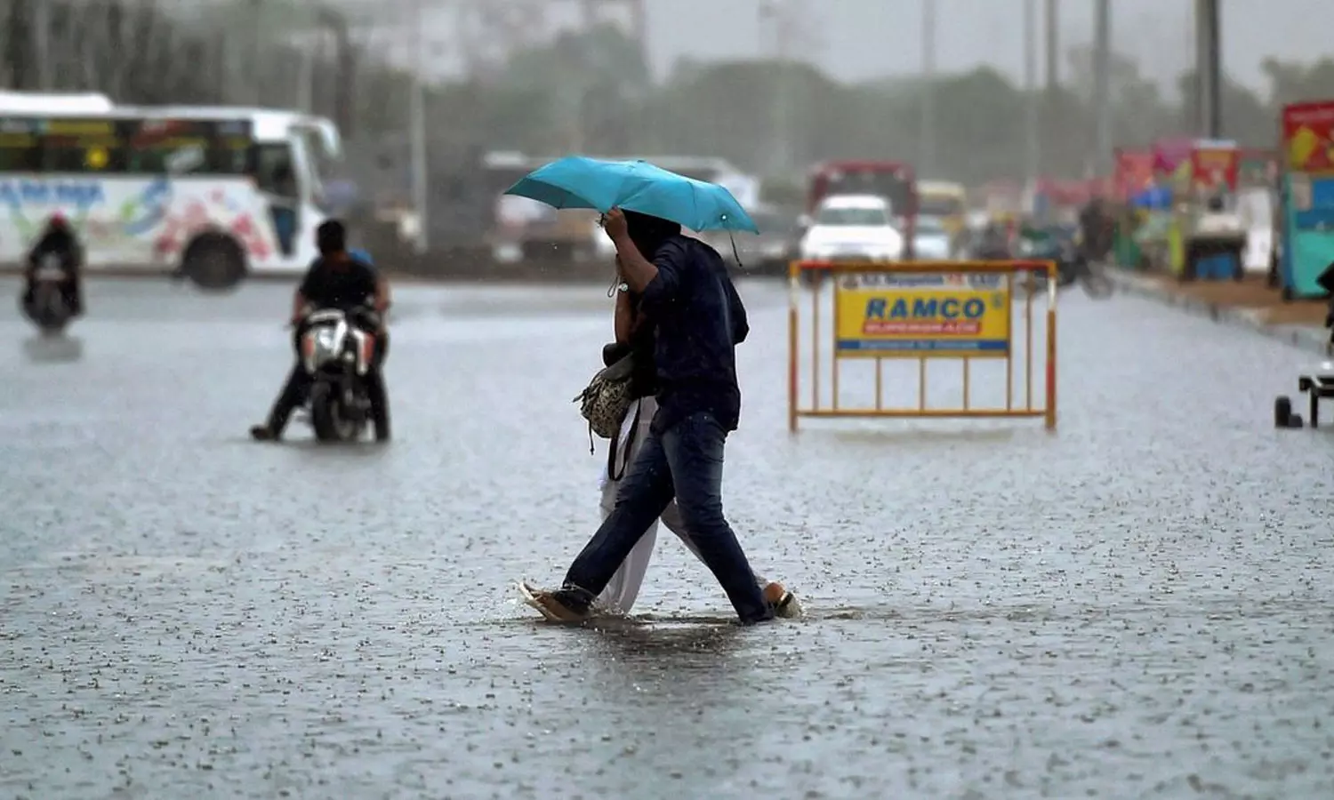 கோவை, நீலகிரி உள்பட 4 மாவட்டங்களில் கனமழைக்கு வாய்ப்பு - வானிலை ஆய்வு மையம் கோவை, நீலகிரி உள்பட 4 மாவட்டங்களில் கனமழைக்கு வாய்ப்பு - வானிலை ஆய்வு மையம்