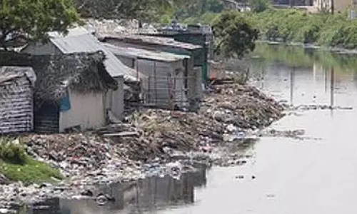 கூவம், அடையாறு, பக்கிங்ஹாம் கால்வாயில் உள்ள ஆக்கிரமிப்புகளை அகற்ற தமிழ்நாடு அரசுக்கு உத்தரவு