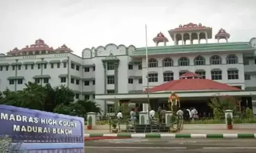 சட்டவிரோத மணல்குவாரிகள் மீது கடும் நடவடிக்கை- உயர்நீதிமன்ற மதுரை கிளை உத்தரவு