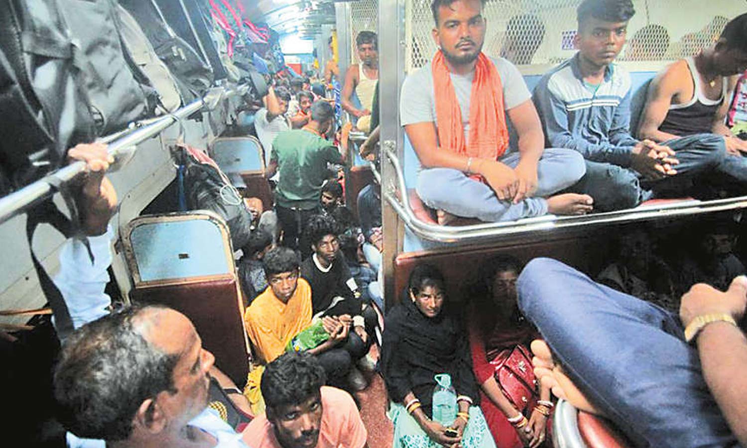 பயணிகள் கவனத்திற்கு... முன்பதிவில்லாத பெட்டிகளில் பயணிப்போருக்கு செக் வைக்கும் ரெயில்வே