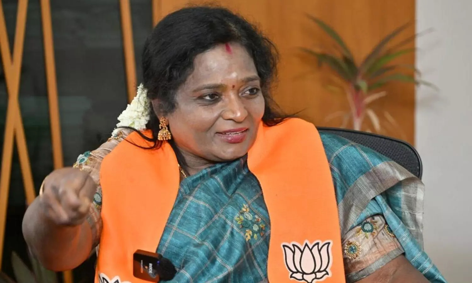 காமராஜர் புகழுக்கு களங்கம் விளைவிக்கும் உடன்பிறப்புகளை முதலமைச்சர் கட்டுப்படுத்த வேண்டும் - தமிழிசை