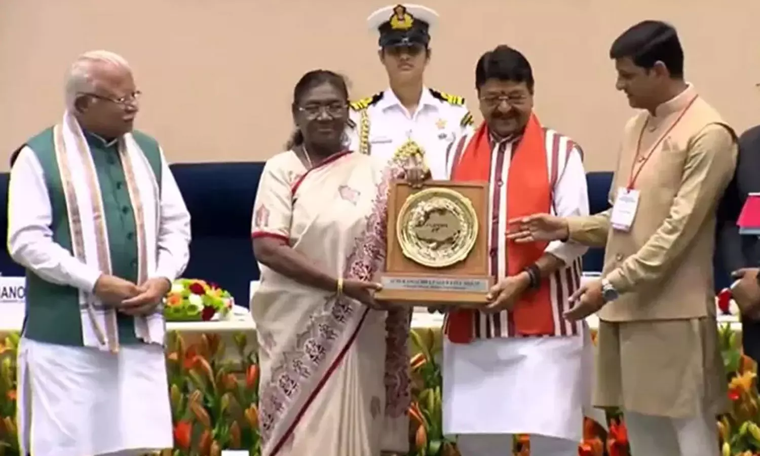 தூய்மையான நகரங்களின் பட்டியல்: தொடர்ந்து 8வது முறையாக விருது வென்றது இந்தூர்