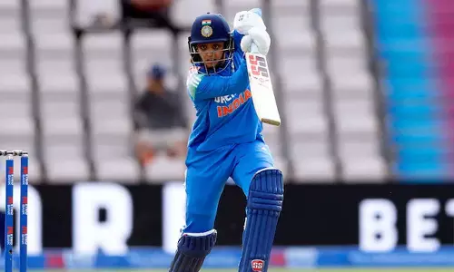 மகளிர் கிரிக்கெட்: இங்கிலாந்தை வீழ்த்தி இந்தியா அபார வெற்றி