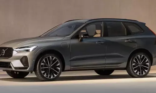 புதிய கார் வெளியீட்டுக்கு தேதி குறித்த வால்வோ - எந்த மாடல், எப்போ தெரியுமா?