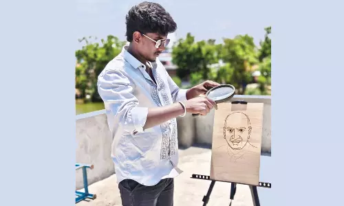 சூரிய ஒளிக்கதிரை பயன்படுத்தி லென்ஸ் மூலம் வரையப்படும் ஓவியங்கள் - அசத்தும் கல்லூரி மாணவர்