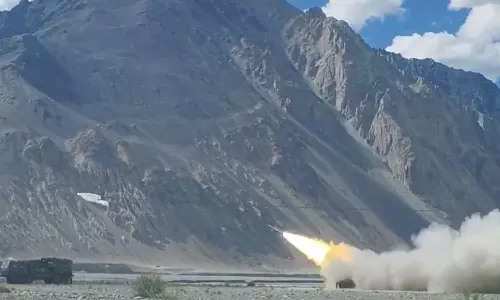 பிரித்வி-II, அக்னி-I பாலிஸ்டிக் ஏவுகணைகளை வெற்றிகரமாக சோதனை செய்தது இந்தியா..!