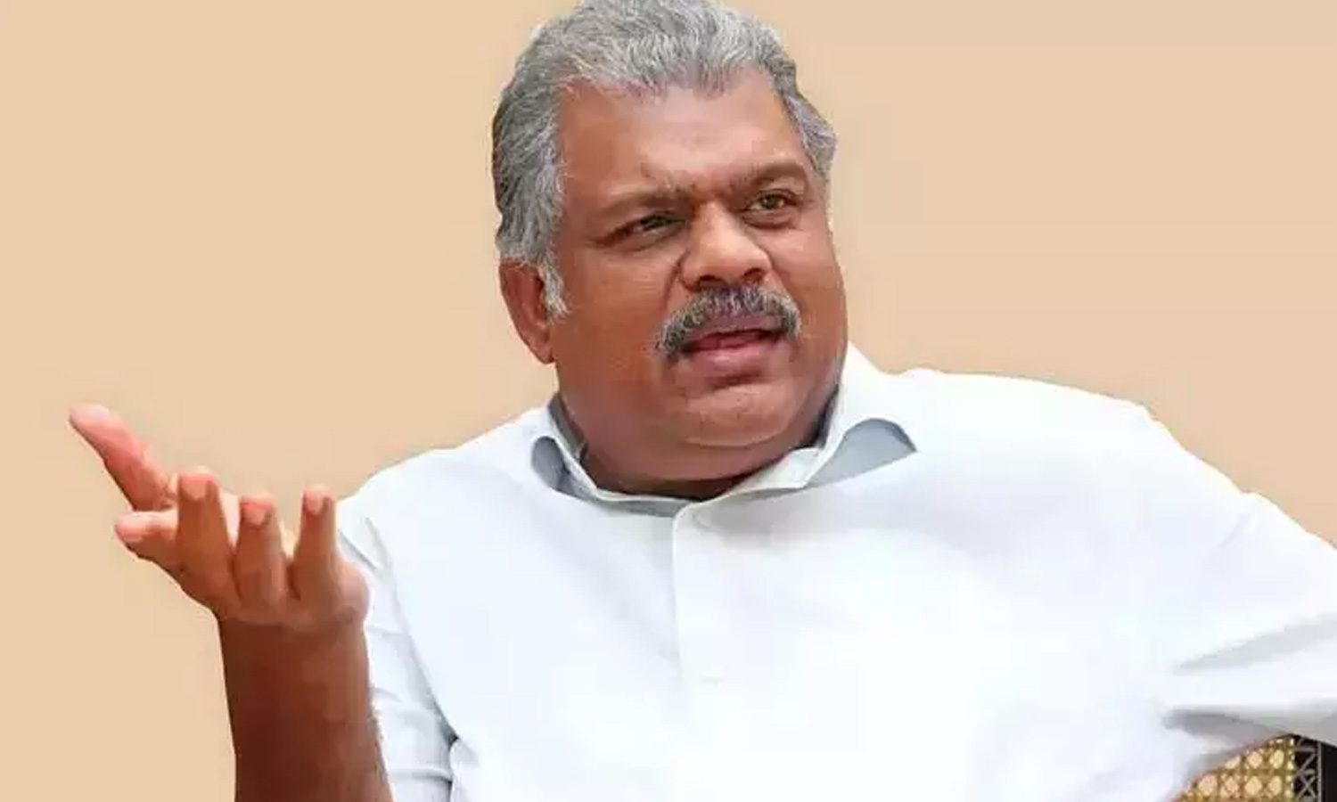 மதுக்கடைகளை மூடும் அறிவிப்பை உடனே வெளியிட வேண்டும்- ஜி.கே.வாசன் வலியுறுத்தல்