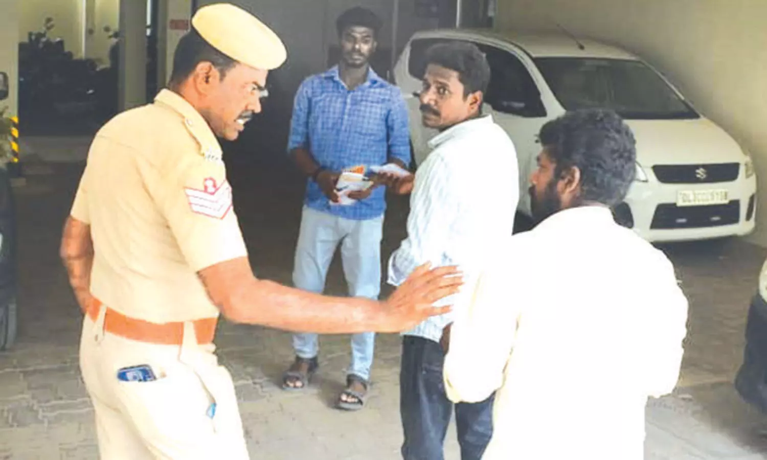 அஜித் குமார் கொலை வழக்கு: மதுரை சி.பி.ஐ. அலுவலகத்தில் சகோதரர் உள்பட 5 பேர் நேரில் ஆஜராகி விளக்கம் அஜித் குமார் கொலை வழக்கு: மதுரை சி.பி.ஐ. அலுவலகத்தில் சகோதரர் உள்பட 5 பேர் நேரில் ஆஜராகி விளக்கம்