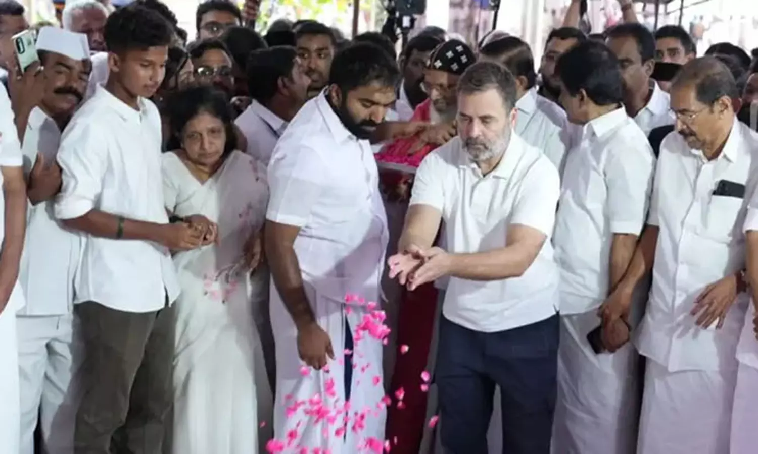 கேரளாவில் உம்மன்சாண்டி போன்ற தனிநபர்களின் பாரம்பரியம் உள்ளது - ராகுல் காந்தி