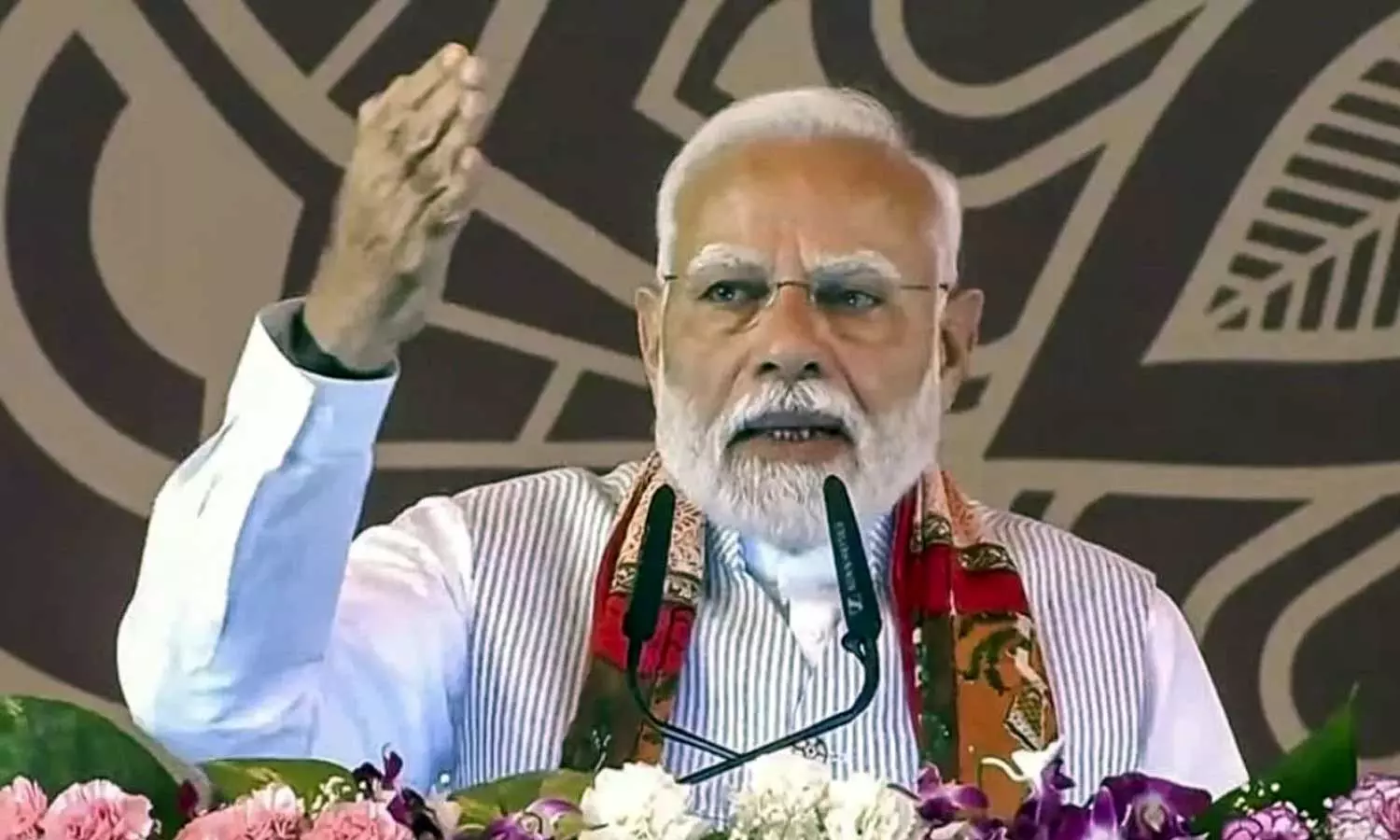 வேலை வழங்குவதற்கு முன்பே ஏழையின் நிலம் அபகரிப்பு: லாலு கட்சியை விமர்சித்த பிரதமர் மோடி வேலை வழங்குவதற்கு முன்பே ஏழையின் நிலம் அபகரிப்பு: லாலு கட்சியை விமர்சித்த பிரதமர் மோடி