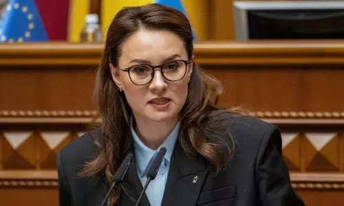 உக்ரைன் நாட்டின் புதிய பிரதமராக யூலியா ஸ்விரிடென்கோ நியமனம்