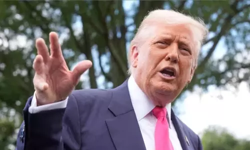 அரியவகை நரம்பு நோயால் அமெரிக்க அதிபர் டிரம்ப்  பாதிப்பு - வெள்ளை மாளிகை